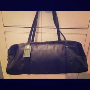 Cute Kate Spade bag with green accent!!
